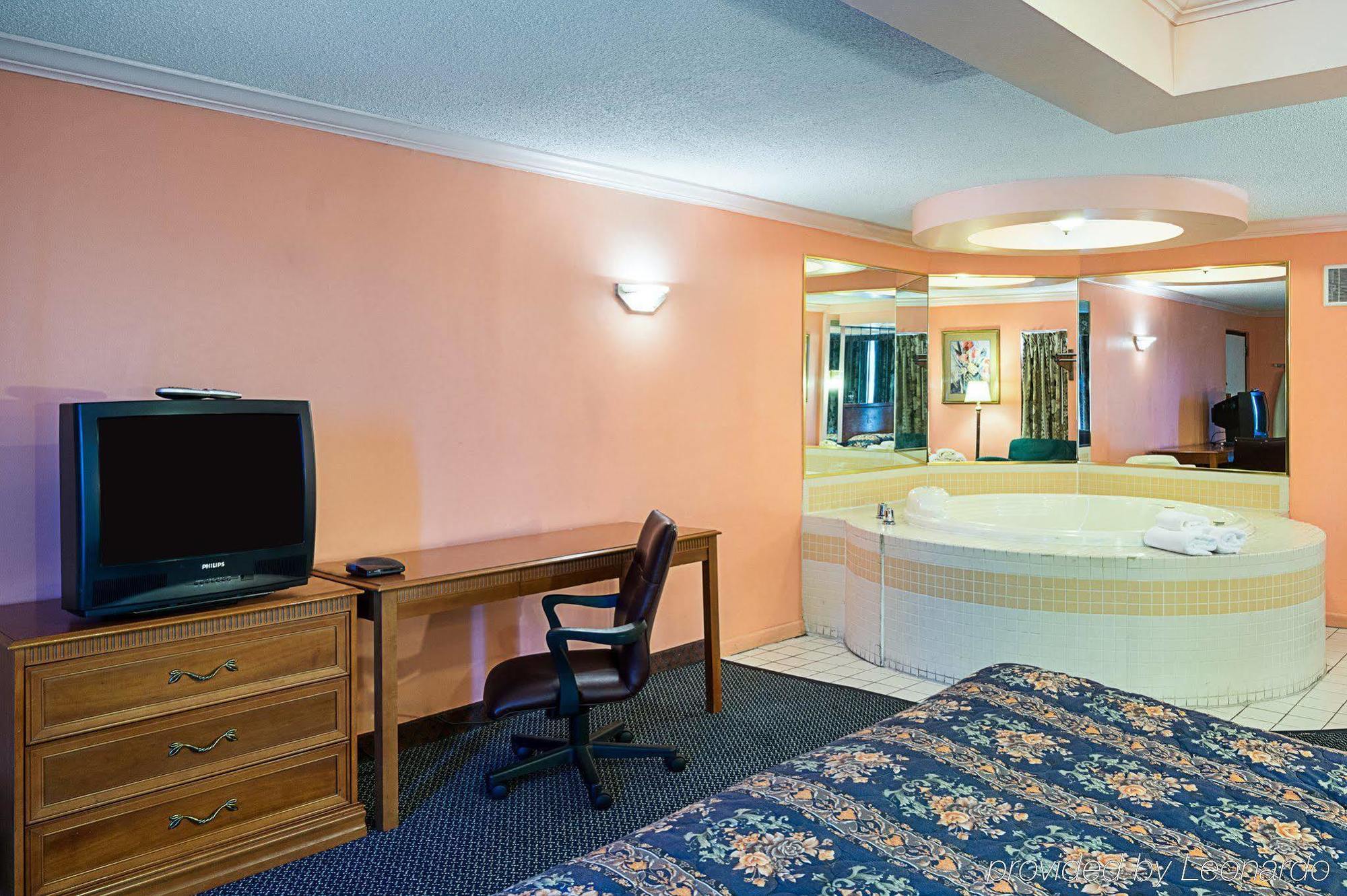 Travel Inn New Castle Airport Exterior foto